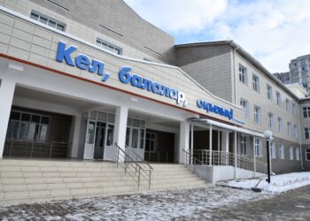 АЛДАҒЫ ҮШ ЖЫЛДА ШЫМКЕНТТЕ ҮШ АУЫСЫМДЫ МЕКТЕП МӘСЕЛЕСІ ШЕШІЛЕДІ