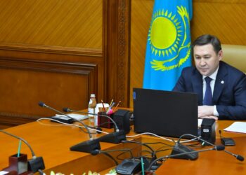 ҚАЛА ӘКІМІ ТҰРҒЫНДАРДЫҢ ШАҒЫМЫНА ЖАУАП БЕРДІ