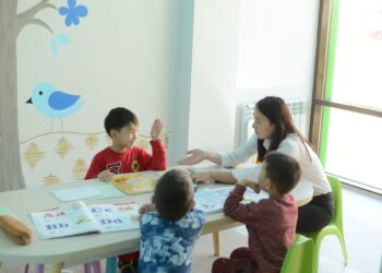 ШЫМКЕНТТІК ҰСТАЗ «ДАМУ» ҚОРЫ АРҚЫЛЫ ОҚУ ОРТАЛЫҒЫН ДАМЫТҚАН