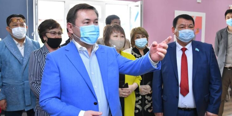 ЕЛІМІЗДЕГІ АЛҒАШҚЫ ОТБАСЫЛЫҚ КІТАПХАНА ШЫМКЕНТТЕ АШЫЛДЫ