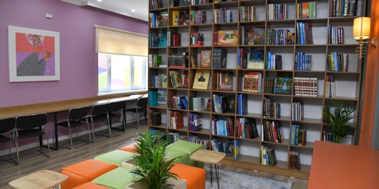 ЕЛІМІЗДЕГІ АЛҒАШҚЫ ОТБАСЫЛЫҚ КІТАПХАНА ШЫМКЕНТТЕ АШЫЛДЫ