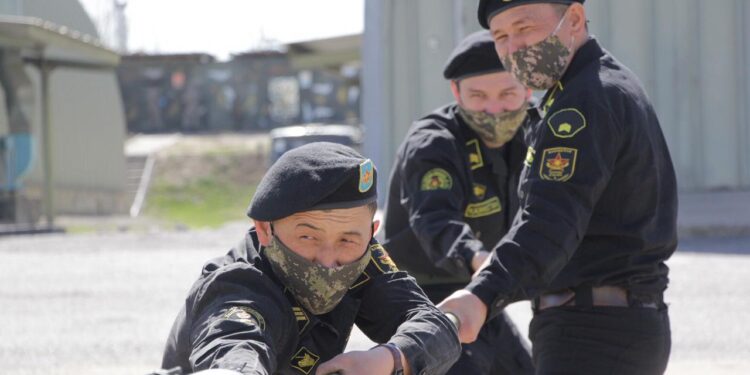 Шымкент гарнизонында техника жазға дайындалуда