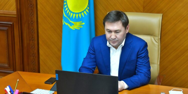 М.АЙТЕНОВ ПРИНЯЛ ГРАЖДАН В РЕЖИМЕ ОНЛАЙН