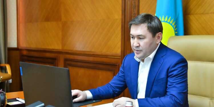 М.АЙТЕНОВ ПРИНЯЛ ГРАЖДАН В РЕЖИМЕ ОНЛАЙН