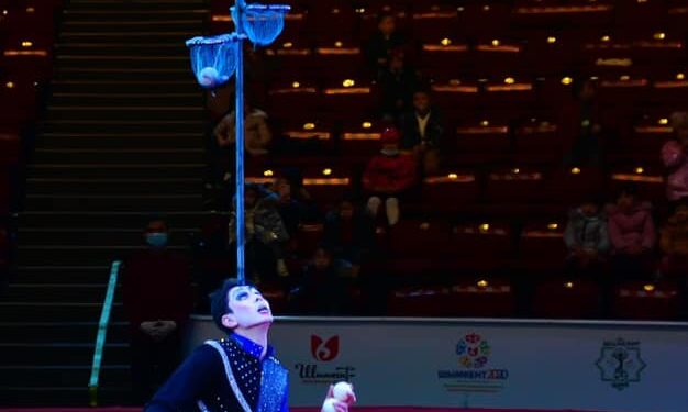 БАЛАЛАРЫН ЦИРК ӨНЕРІНЕ БАУЛЫҒАН ЧЕМПИОН АНА