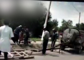 ПОЛИЦЕЙЛЕР КӘРІЗ ҚҰДЫҒЫНА ҚҰЛАҒАН ЕКЕУДІ АМАН ҚАЛЫП ҚАЛДЫ