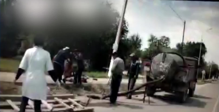 ПОЛИЦЕЙЛЕР КӘРІЗ ҚҰДЫҒЫНА ҚҰЛАҒАН ЕКЕУДІ АМАН ҚАЛЫП ҚАЛДЫ