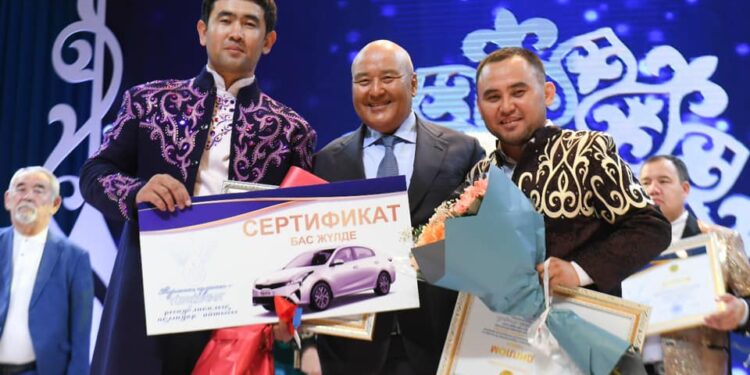 Түркістандық айтыскер темір тұлпар мінді