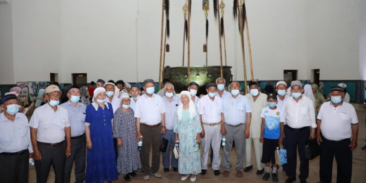 САРЫАҒАШТЫҚ АҚСАҚАЛДАР ТҮРКІСТАНҒА КЕЛДІ