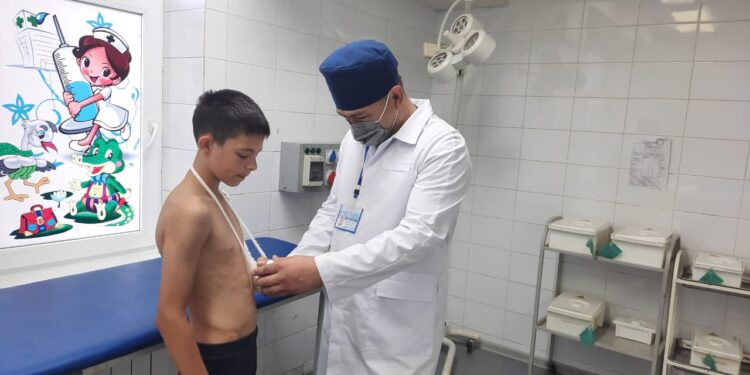 САУСАҒЫ ЖАРАҚАТТАНҒАН 4 ЖАСАР БАЛАҒА КҮРДЕЛІ ОТА ЖАСАЛДЫ