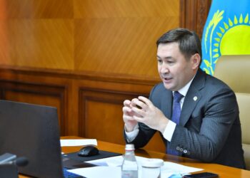 ҚАРАПАЙЫМДЫЛЫҒЫМЕН АЛҒЫСҚА БӨЛЕНГЕН АБЗАЛ ЖАН