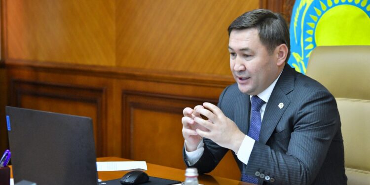 ҚАРАПАЙЫМДЫЛЫҒЫМЕН АЛҒЫСҚА БӨЛЕНГЕН АБЗАЛ ЖАН