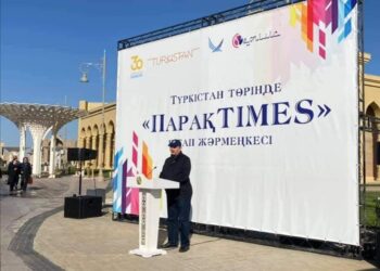 ҚАЛА КҮНІНДЕ ТҮРКІСТАНДА КІТАП ЖӘРМЕҢКЕСІ МЕН ҚОЛӨНЕРШІЛЕР КӨРМЕСІ ӨТТІ