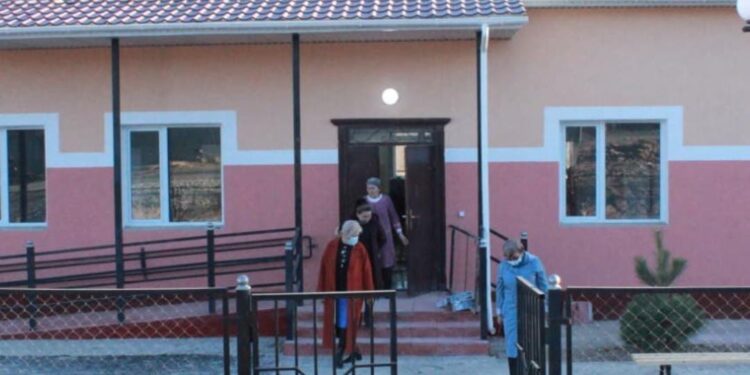 АҚБАСТАУДА ФАП ҚҰРЫЛЫСЫ ЖҮРГІЗІЛУДЕ