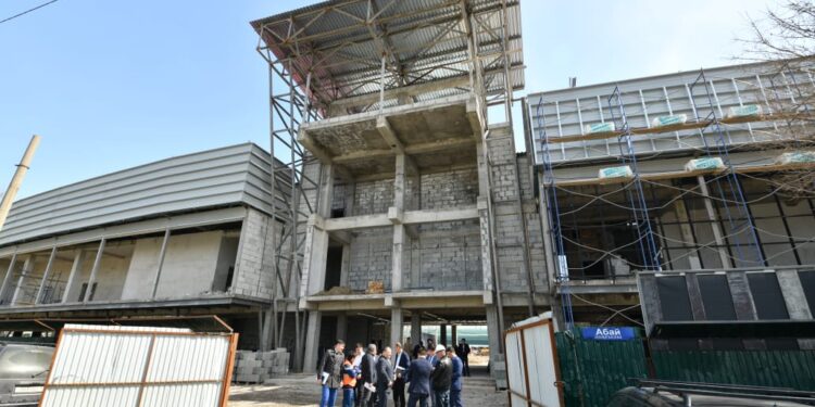 Қала әкімі «металлург» стадионының құрлыс барысын тексерді