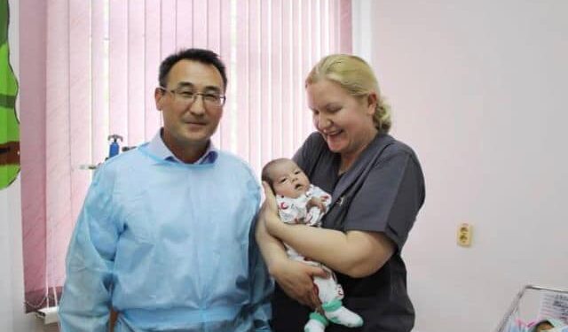 Түркістандық дәрігерлер сәбиді аман алып қалды