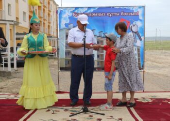 Түлкібаста 64 отбасы қоныс тойын тойлады