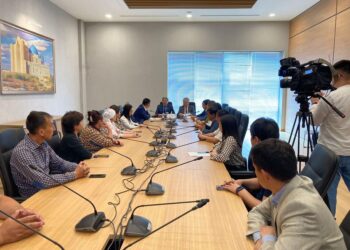 Референдумды қоғамдық қолдау  жөніндегі республикалық штаб облыс кәсіпкерлерімен кездесті