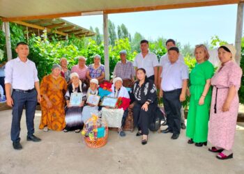 Жасы 100-ге келген тыл ардагері аудан әкімінің ықыласына ие болды