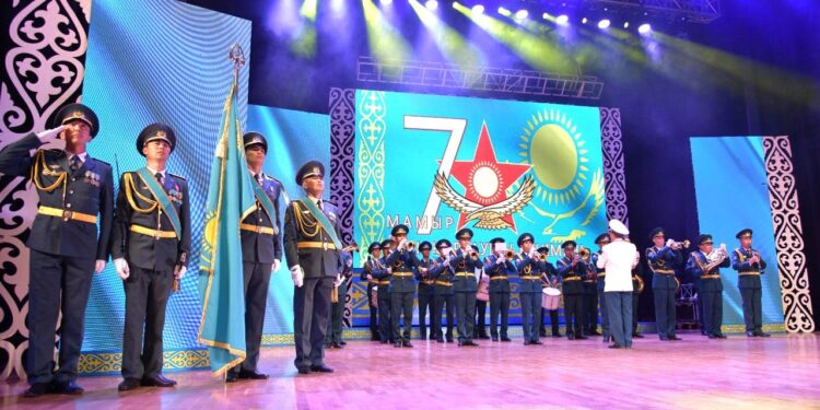 Шымкентте Отан қорғаушылар күні аталып өтті