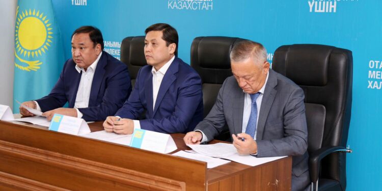 Түркістанда Тоқаевты қолдауға 500-ден астам белсенді тұлғалар коалиция штабына қосылды