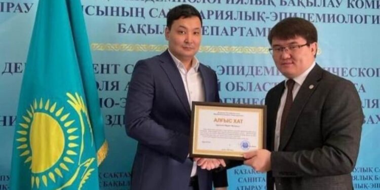 Мемлекеттік қызметкер 2 жасар баланың өмірін ажалдан құтқарды