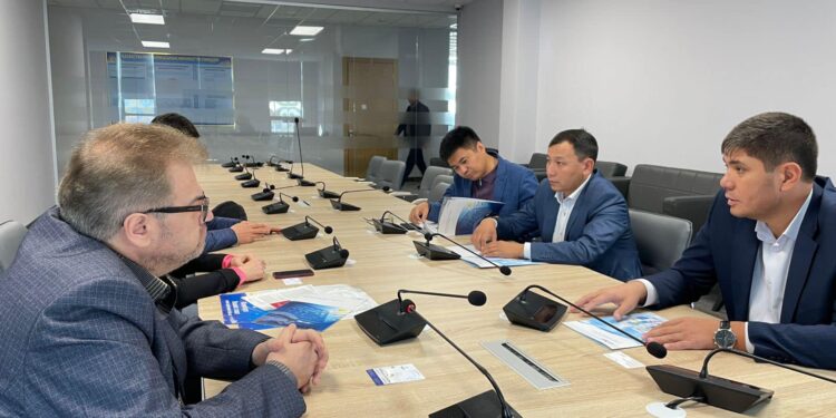 Башқұрстандық профессор түркістанда көз клиникасын ашпақ