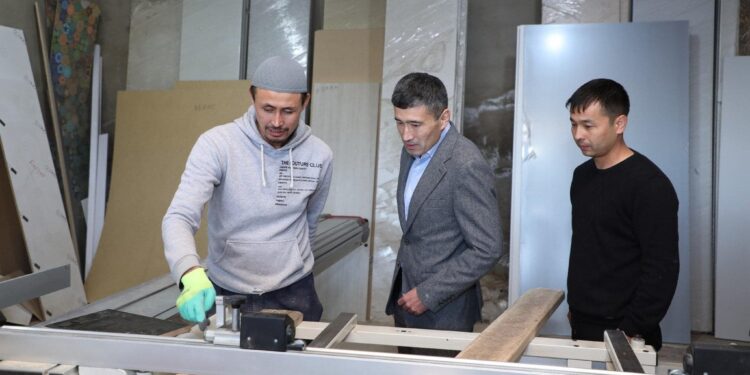 Сарыағаштағы кәсіпорын жылына 5 мың жиһаз шығарады