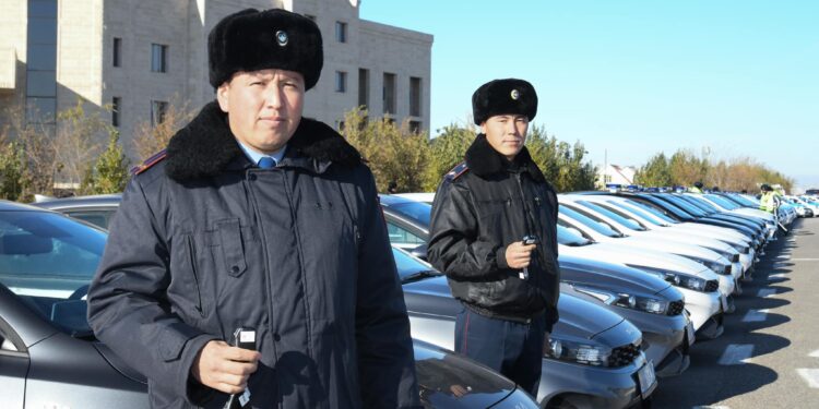 Түркістандық полицейлерге 250-ден астам жаңа қызметтік көлік берілді