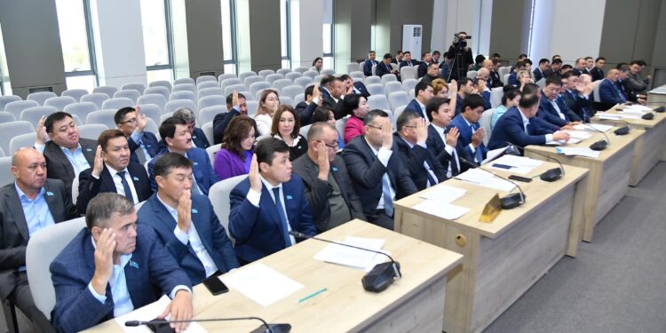 Түркістан облыстық мәслихатының кезектен тыс сессиясы өтті