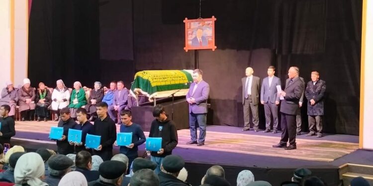 Қазақ жұртшылығы жазушы, драматург, халықаралық «Алаш» әдеби сыйлығының иегері Мархабат Байғұтпен қоштасты