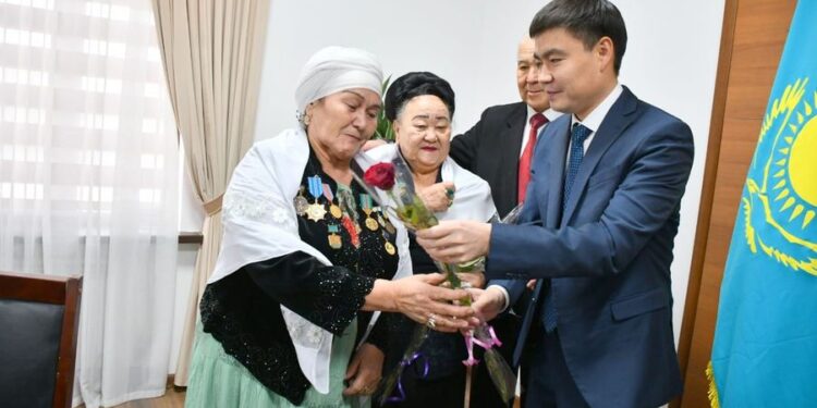 Ordabasy: Ардақты әжелерге сый-құрмет көрсетілді