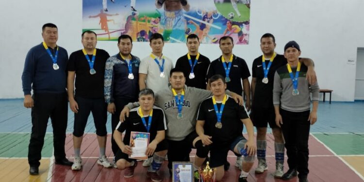 Кентаулық волейболшылар жеңіс тұғырынан көрінді