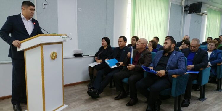Сайрам аудандық мәслихатының кезектен тыс сессиясы өтті