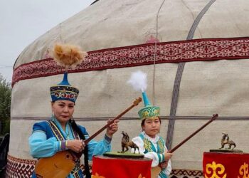 Түркістан: Төлебилік педагог ортеке қуыршағы арқылы баланың домбыраға қызығушылығын арттыруда