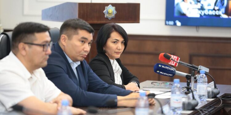 Түркістан облысының прокуроры ірі кәсіпкерлермен кездесті