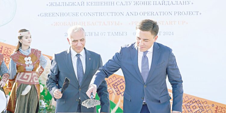Жылыжай кешені бой көтереді
