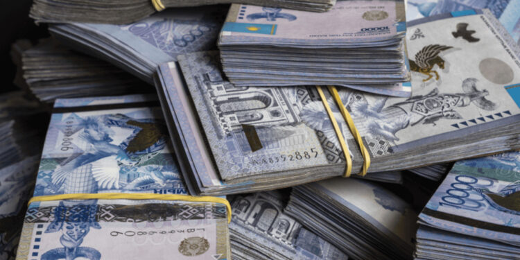 Шымкентте жол жөндеуге бөлінген 99 млн теңгені жымқырған есепшілер сотталды