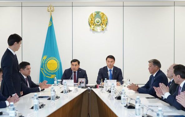 МҚІА ТӨРАҒАСЫ ТҮРКІСТАН ОБЛЫСЫНДА МЕМЛЕКЕТТІК ҚЫЗМЕТШІЛЕР ЖӘНЕ ЖАСТАРМЕН КЕЗДЕСТІ