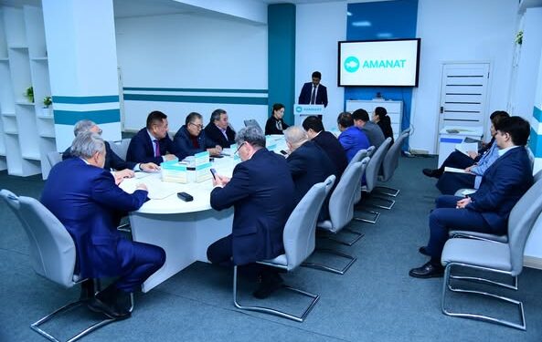 «AMANAT» ПАРТИЯСЫ: КОМИССИЯ ОТЫРЫСЫНДА ЕЛДІ АЛАҢДАТҚАН МӘСЕЛЕЛЕР КӨТЕРІЛДІ