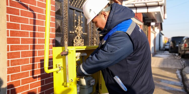 ШЫМКЕНТТЕ ҮШ ТҰРҒЫН АЛАБЫ МЕН КӘСІПОРЫНДАР ГАЗҒА ҚОСЫЛДЫ