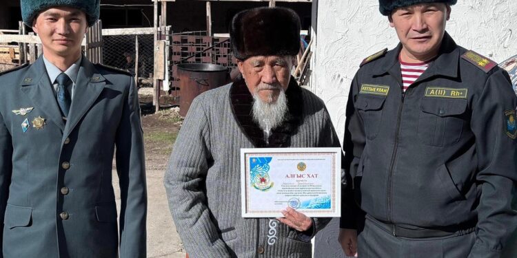 ҰЛАНДЫҚТАР АРДАГЕРГЕ АЛҒЫС БІЛДІРДІ