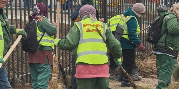 ҚАРАТАУ АУДАНЫ: ТҰРАН-2 ШАҒЫНАУДАНЫНДА ТАЗАЛЫҚ ЖҰМЫСТАРЫ ЖҮРГІЗІЛДІ