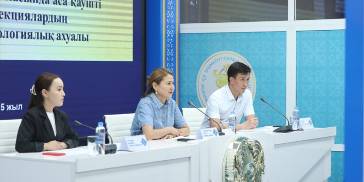 ҚАЛАМЫЗДА ҚҰТЫРУҒА ҚАРСЫ ЕКПЕ ТЕГІН ЖҮРГІЗІЛЕДІ