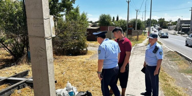 В Енбекшинском районе Шымкента нарушители порядка и чистоты привлечены к ответственности