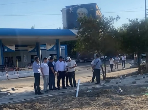 ЕҢБЕКШІ АУДАНЫНДА ТҰРҒЫНДАРҒА ҚОЛАЙЛЫ ОРТА ҚАЛЫПТАСТЫРУ ЖҰМЫСТАРЫ ЖАЛҒАСУДА