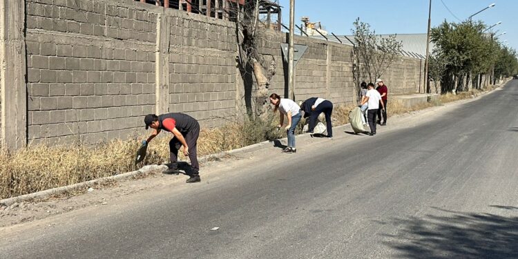 ТАЗАЛЫҚ КҮНІНІҢ ҚОРЫТЫНДЫСЫ: ШЫМКЕНТТЕ ЖҮЗДЕГЕН ТОННА ҚОҚЫС ШЫҒАРЫЛДЫ
