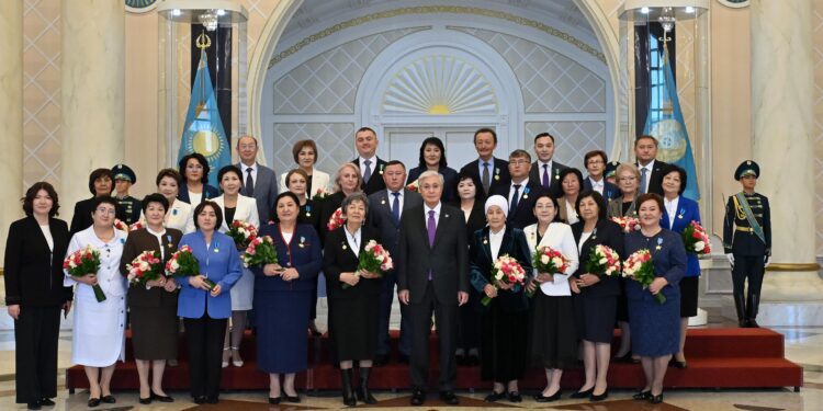 Президент поздравил с наступающим Днём учителя