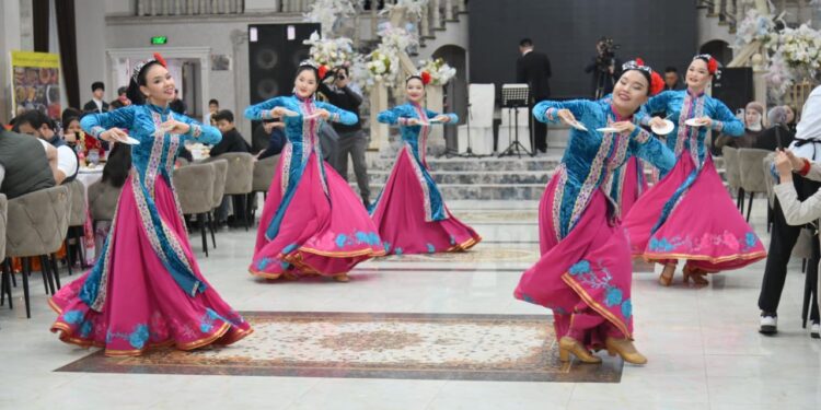 ҰЙҒЫР ЭТНОСЫНЫҢ ТІЛІ МЕН ӨНЕРІ — РУХАНИ БІРЛІКТІҢ КӨРІНІСІ