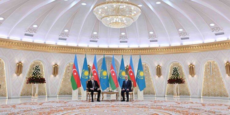 В Акорде состоялась официальная церемония встречи Президента Азербайджана, прибывшего в Казахстан с государственным визитом